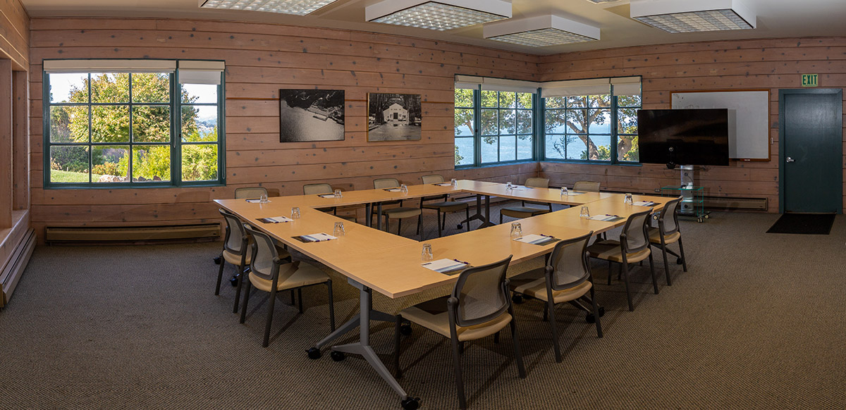 panoramic view of the north bay room 